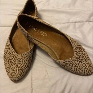 Leopard print Toms 9.5